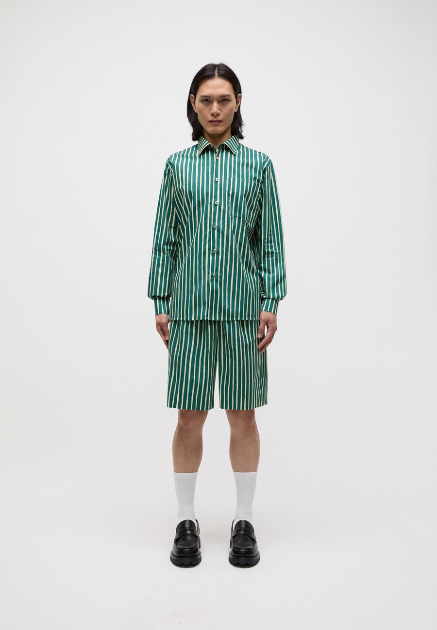 Шорты Marimekko JOKAPOIKA LONG UNISEX, Green/Off White/Green
Шорты Marimekko JOKAPOIKA LONG UNISEX, Green/Off White/Green