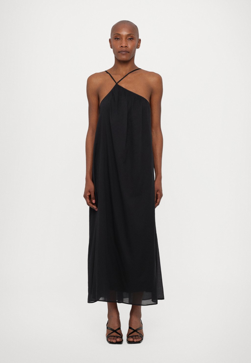 Платье макси GATHERED DRESS CLOSED, черный
Платье макси GATHERED DRESS CLOSED, черный