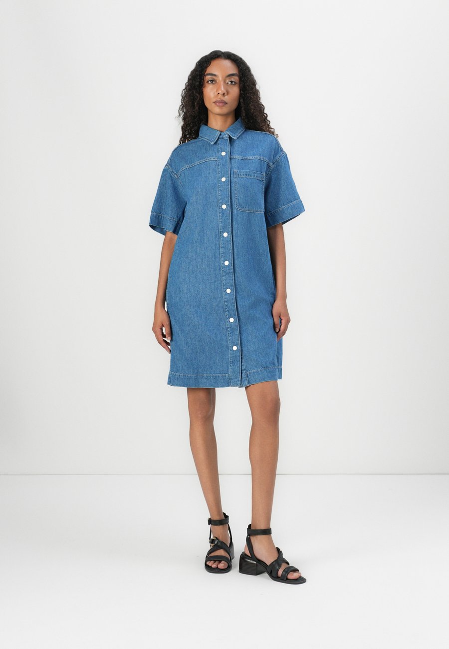 Платье Marc O'Polo DENIM LOOSE FIT MINI LENGTH, Aqua /Light-Blue Denim
Платье Marc O'Polo DENIM LOOSE FIT MINI LENGTH, Aqua /Light-Blue Denim