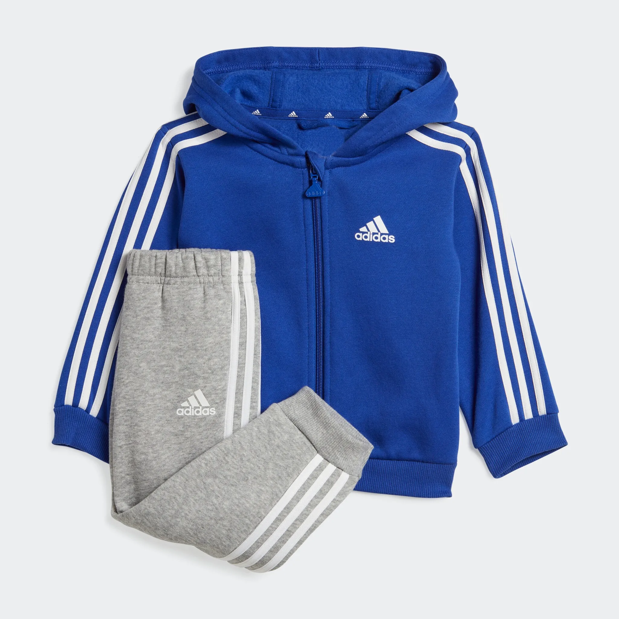 Спортивный костюм adidas Sportswear «ESSENTIALS FULLZIP HOODED JOGGING SUIT», (2 шт.), цвет Semi Lucid Blue / White
Спортивный костюм adidas Sportswear «ESSENTIALS FULLZIP HOODED JOGGING SUIT», (2 шт.), цвет Semi Lucid Blue / White