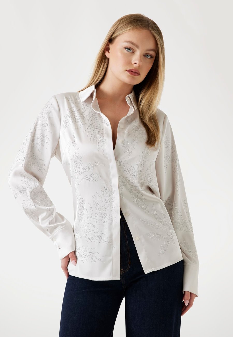 Блуза Guess Button-down blouse, Weiß/White
Блуза Guess Button-down blouse, Weiß/White