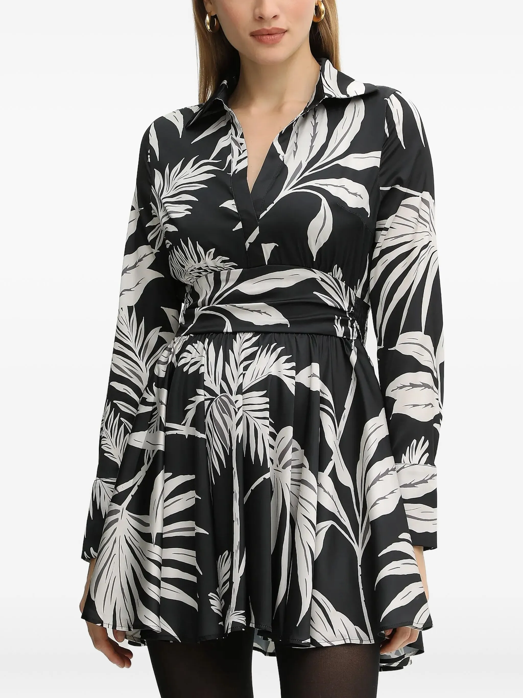 Платье мини с длинными рукавами Guess Usa, черный
Платье мини с длинными рукавами Guess Usa, черный