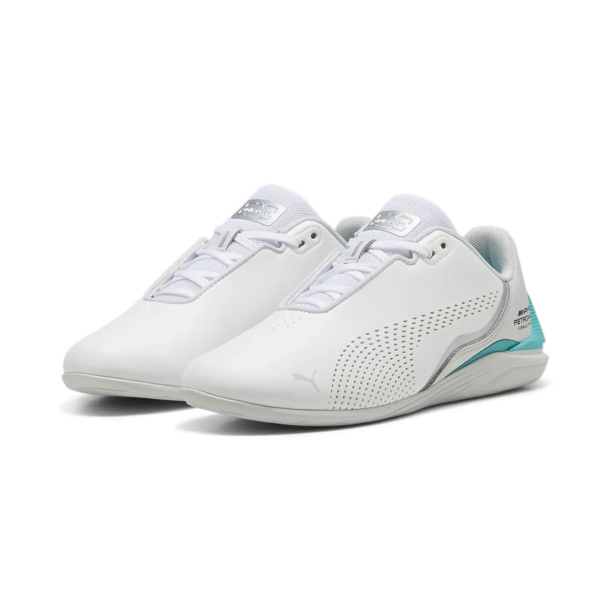 Кроссовки PUMA "Mercedes-AMG Petronas Formula 1 Drift Cat Decima Motorsport Shoes", белый
Кроссовки PUMA "Mercedes-AMG Petronas Formula 1 Drift Cat Decima Motorsport Shoes", белый