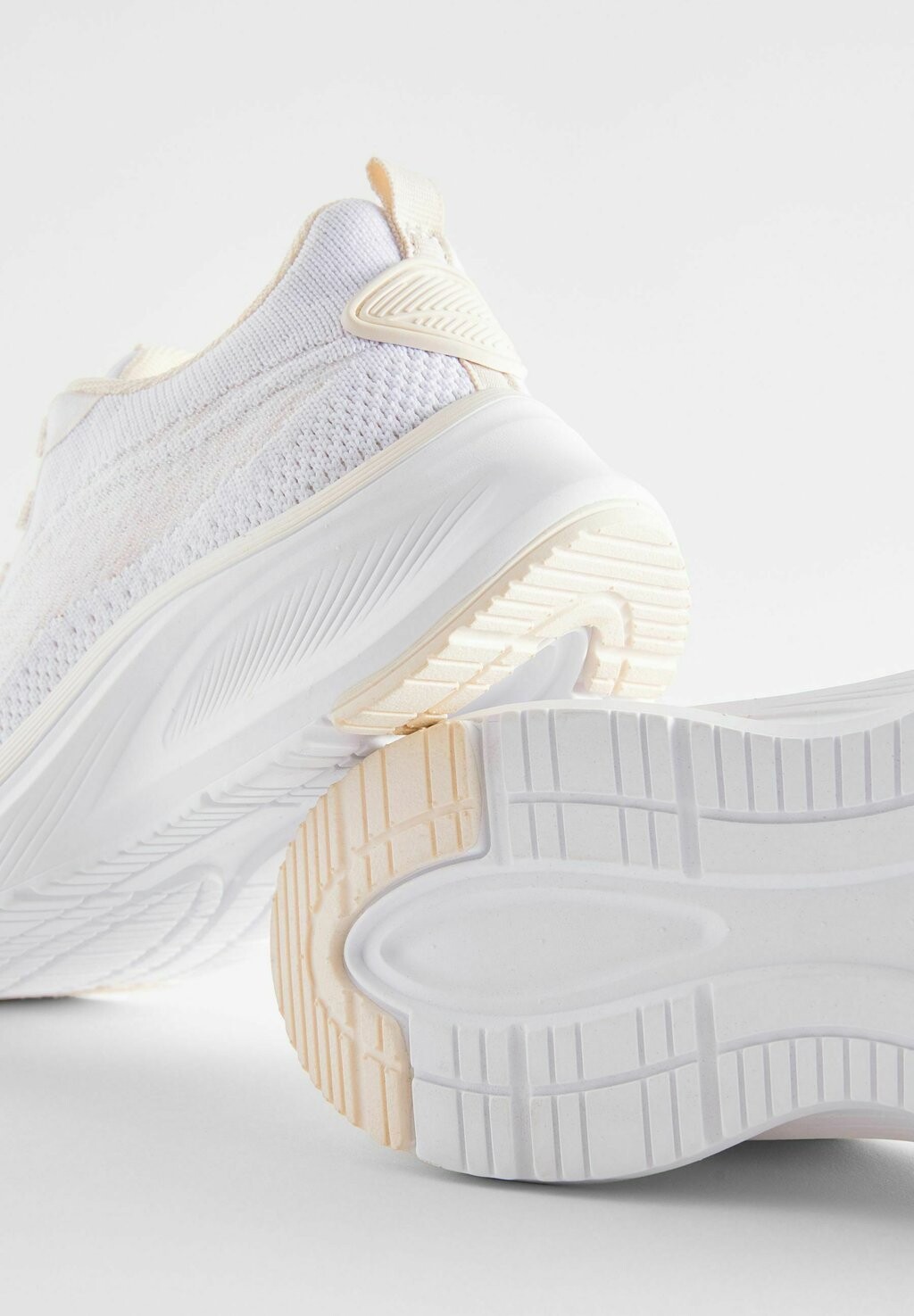 Кроссовки REGULAR FIT Next, белый
Кроссовки REGULAR FIT Next, белый