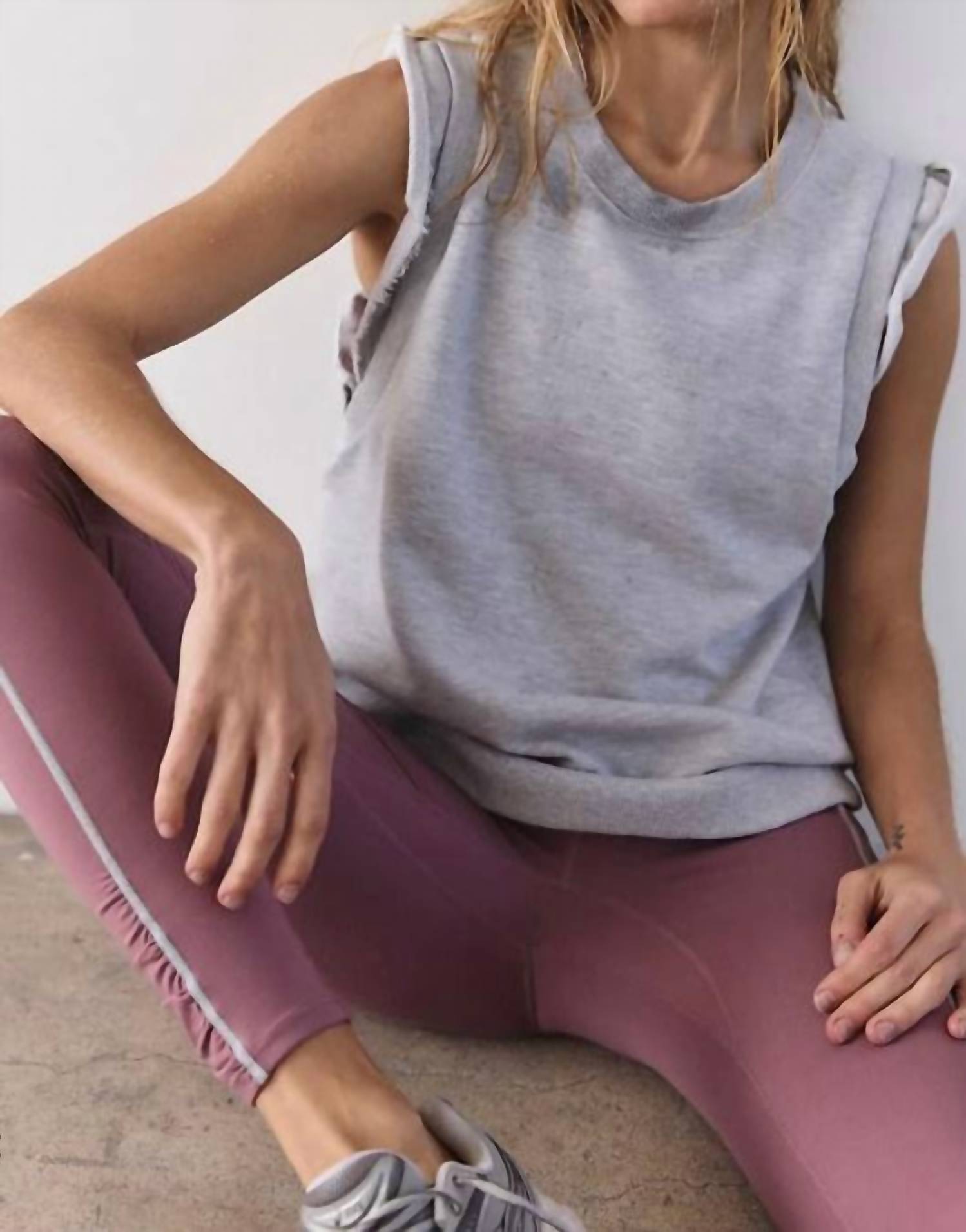 Футболка-майка Flutter в сером меланже Free People, серый
Футболка-майка Flutter в сером меланже Free People, серый