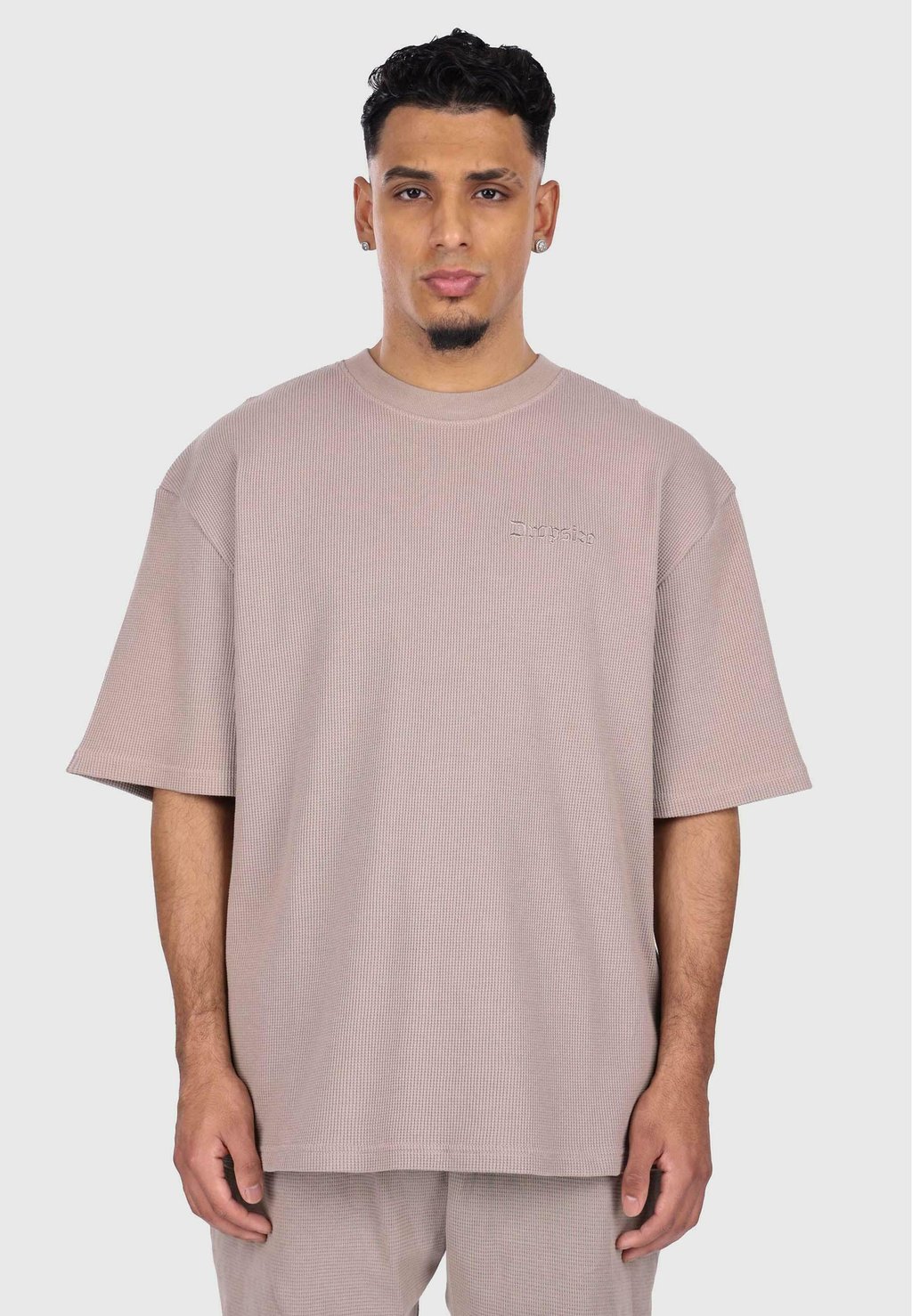 Футболка с принтом WAFFLE Dropsize, серо-коричневый
Футболка с принтом WAFFLE Dropsize, серо-коричневый