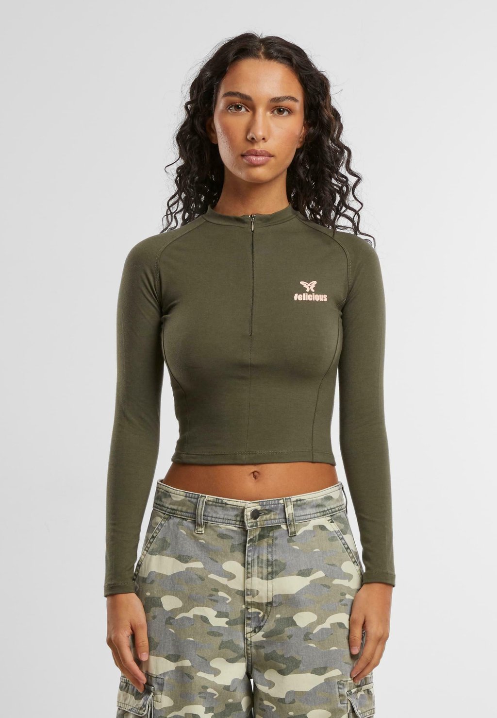 Топ с длинными рукавами RACER HALF FELICIOUS, зеленый
Топ с длинными рукавами RACER HALF FELICIOUS, зеленый