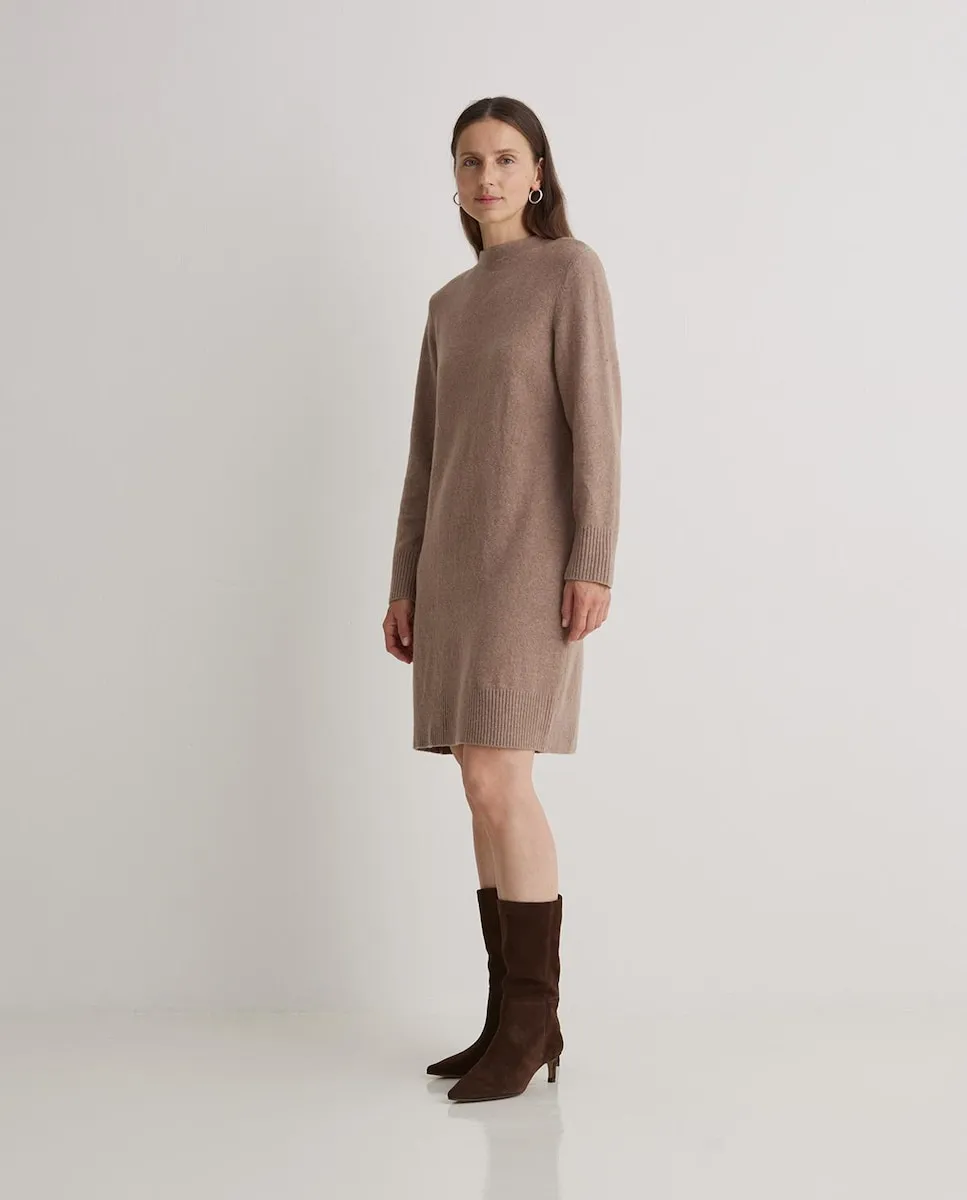 Короткое платье с воротником-перкинс Yerse, коричневый
Короткое платье с воротником-перкинс Yerse, коричневый