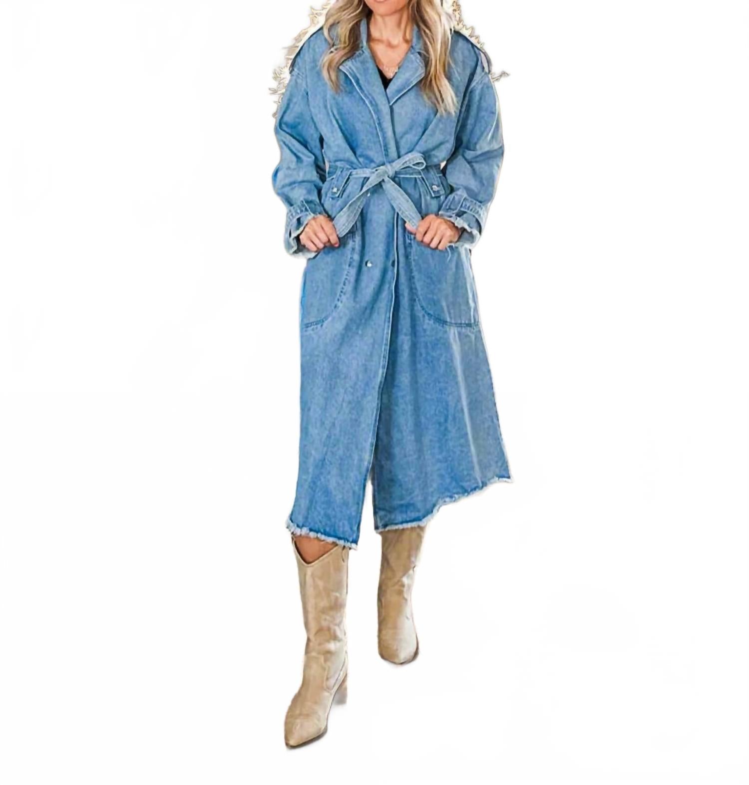 Тренч Тина из светлого денима Lola Hats, light denim
Тренч Тина из светлого денима Lola Hats, light denim