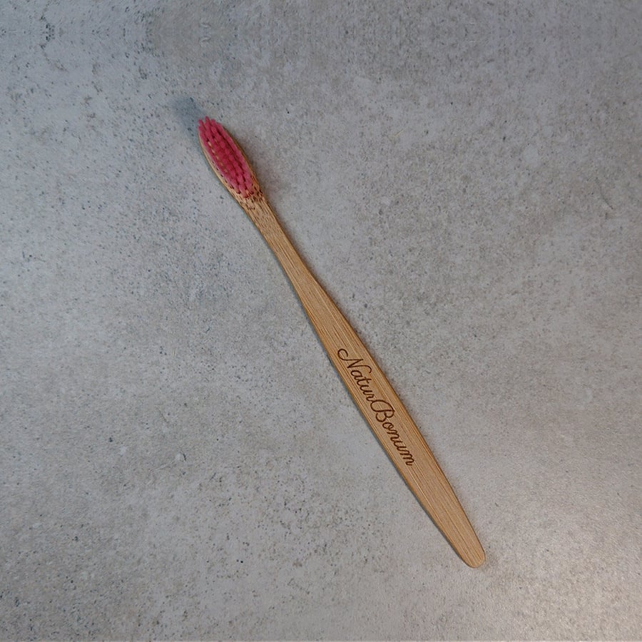 Детская зубная щетка из бамбука, розовая, мягкая NaturBonum
Детская зубная щетка из бамбука, розовая, мягкая NaturBonum