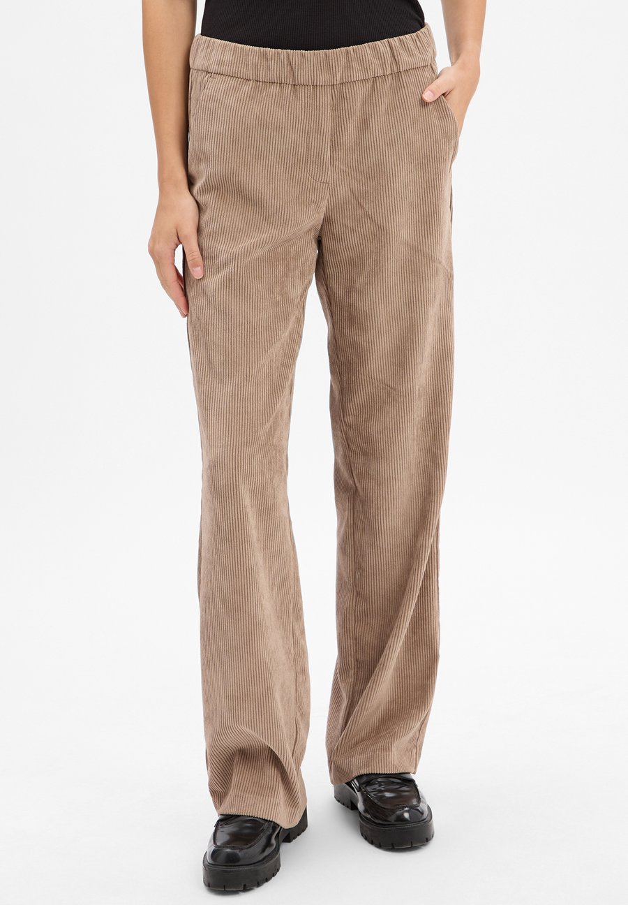 Брюки MAC Jeans CHIARA, Beige
Брюки MAC Jeans CHIARA, Beige