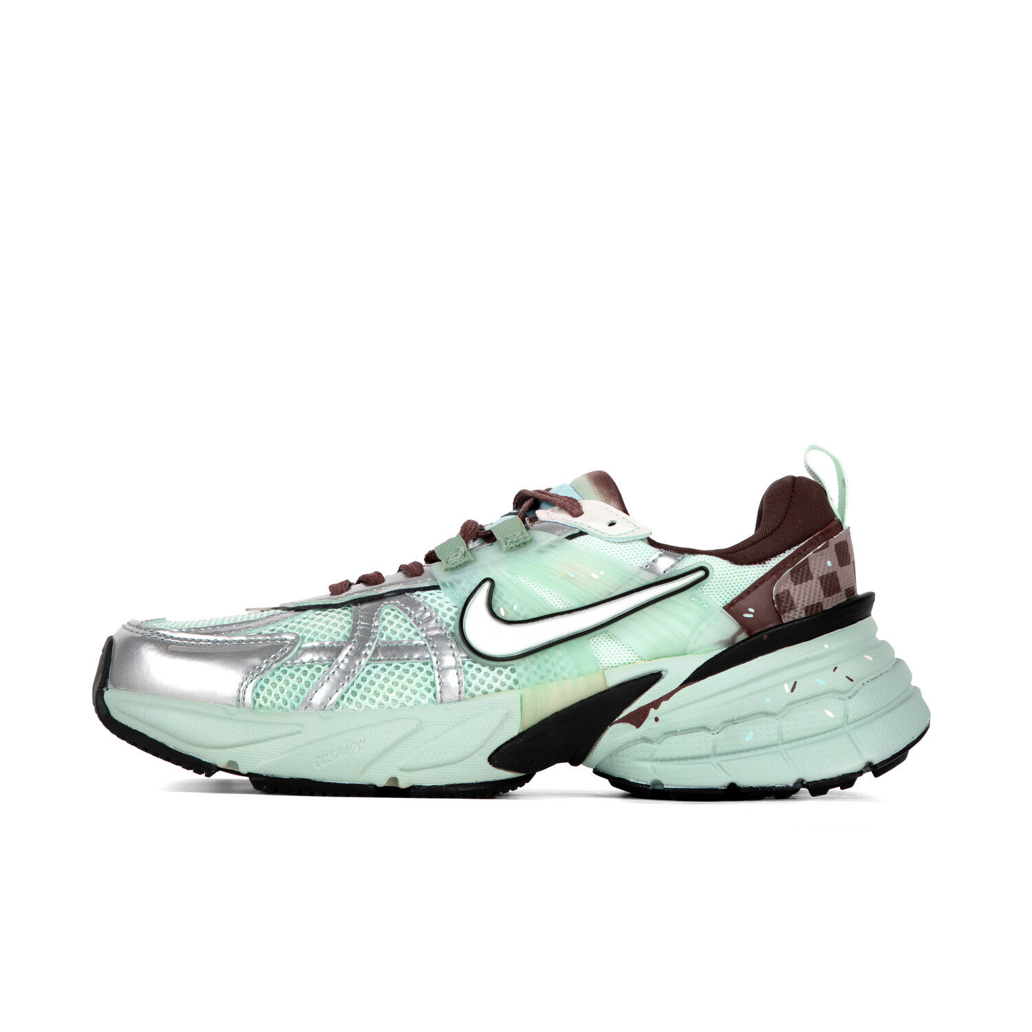 Кроссовки для бега V2K Run женские с низким верхом, цвет голубой/зеленый/коричневый Nike
Кроссовки для бега V2K Run женские с низким верхом, цвет голубой/зеленый/коричневый Nike