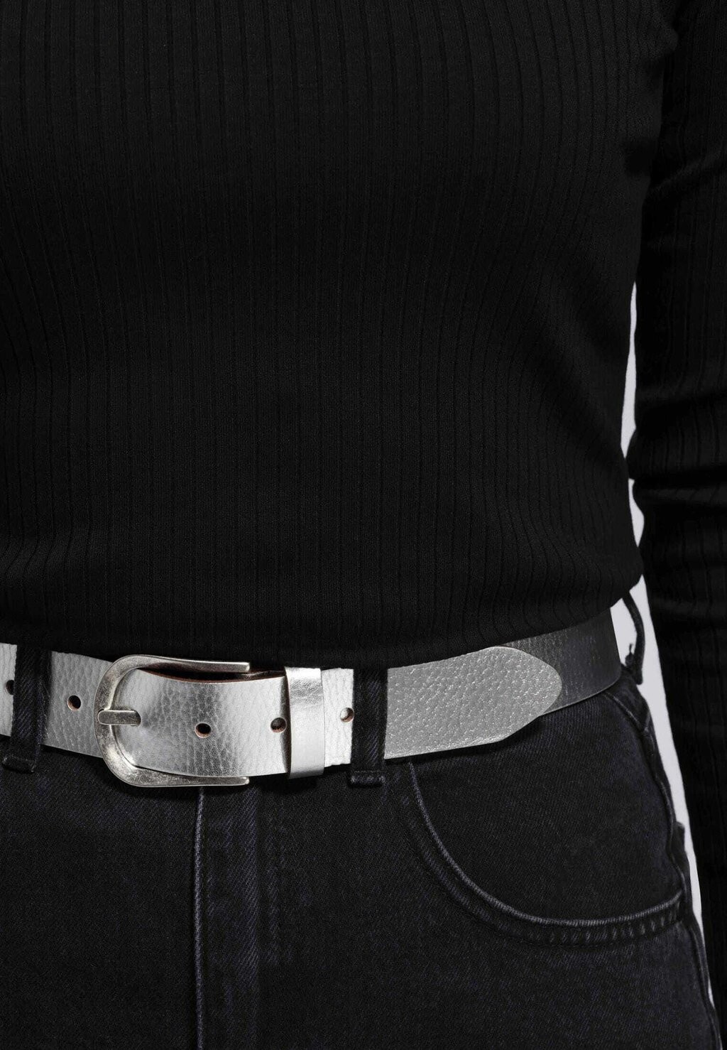 Пояс ESSENTIAL CLASSICS Tamaris, серебристый
Пояс ESSENTIAL CLASSICS Tamaris, серебристый