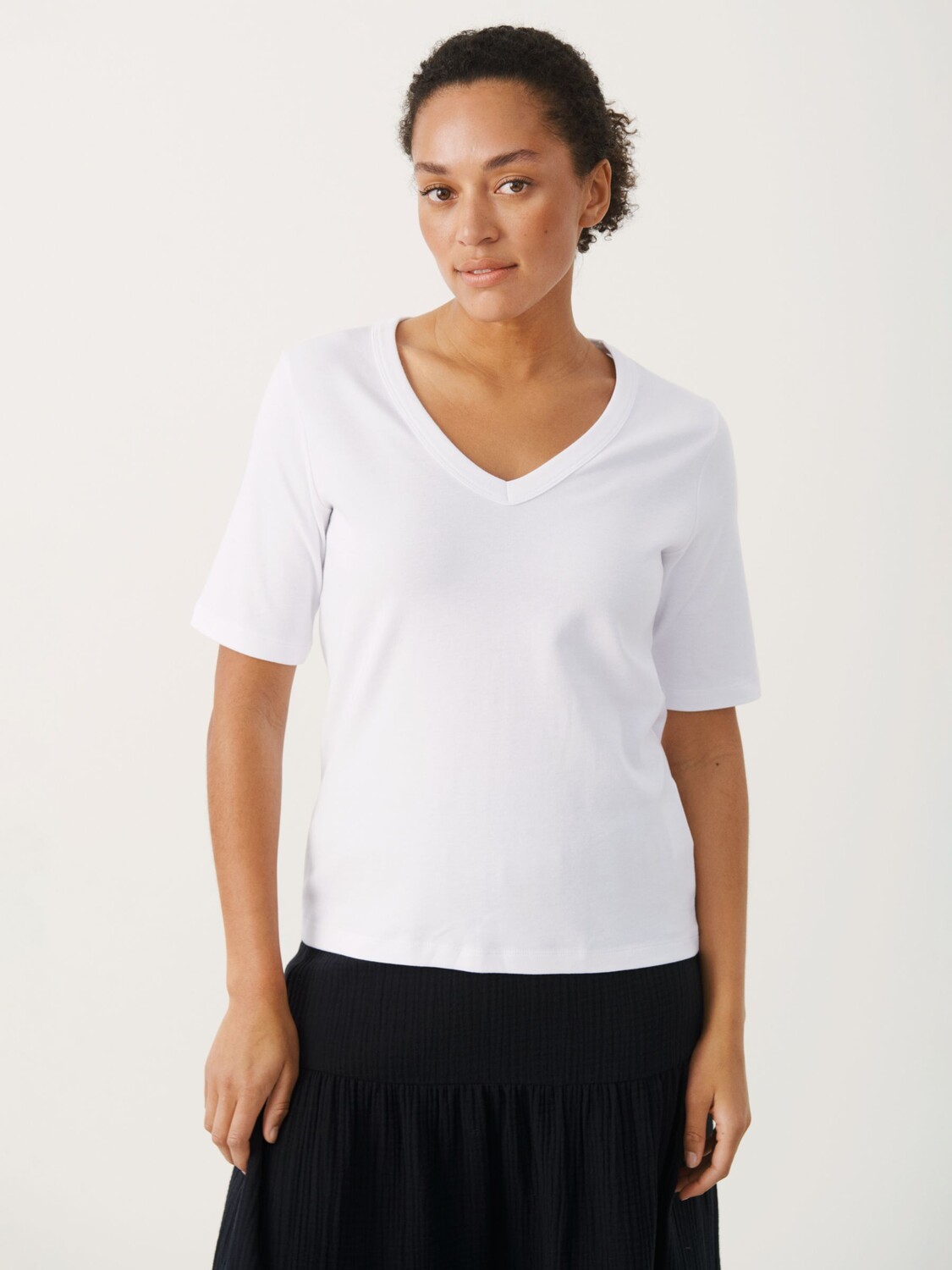 Футболка Ratansa с V-образным вырезом Part Two, ярко-белый 
Футболка Ratansa с V-образным вырезом Part Two, ярко-белый