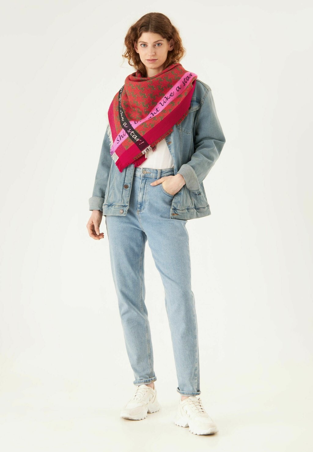 Шарф Codello, красный
Шарф Codello, красный