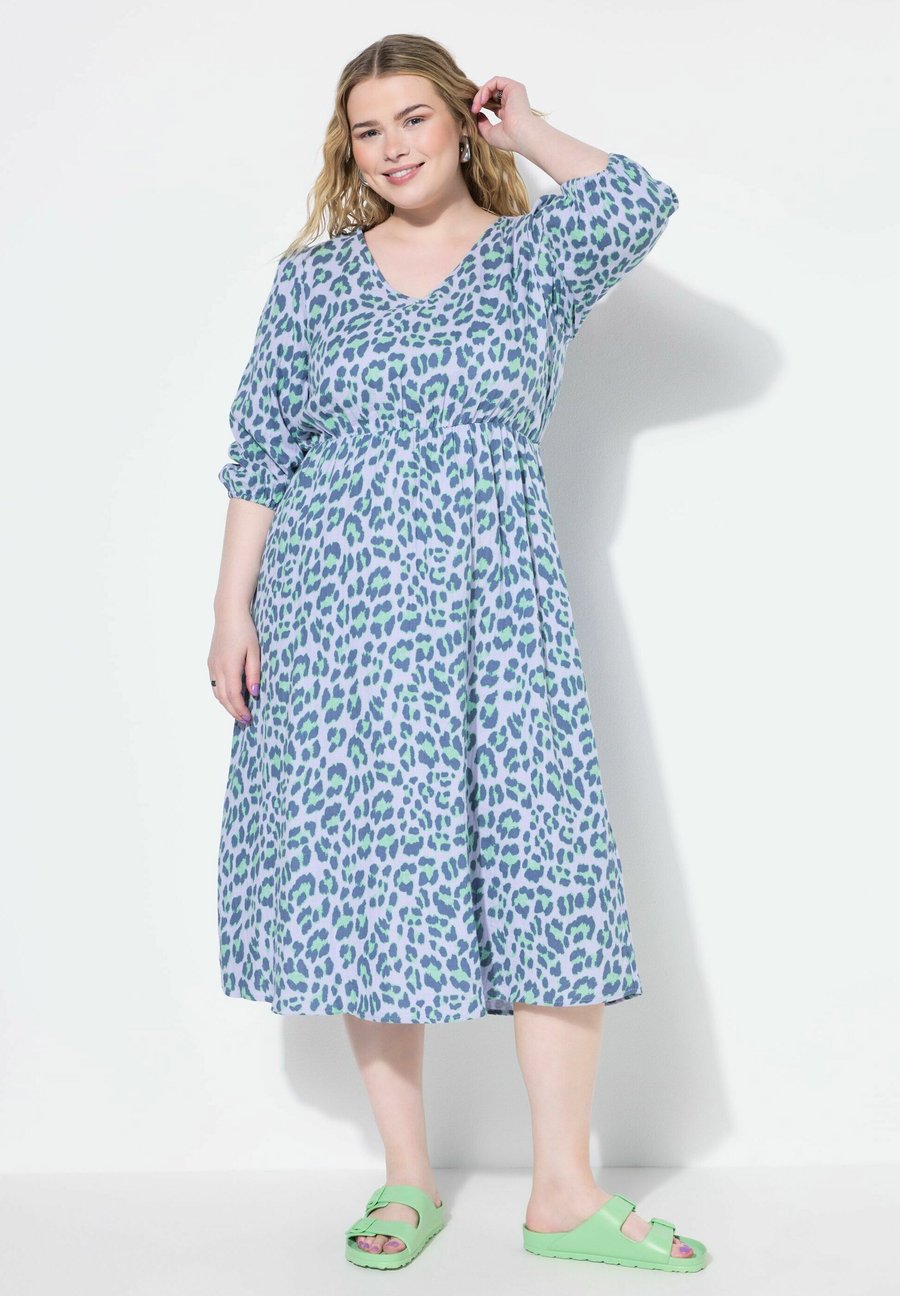 Платье Studio Untold MIDI A-LINE -LEO PUFFÄRMEL, Lavender/Blue
Платье Studio Untold MIDI A-LINE -LEO PUFFÄRMEL, Lavender/Blue