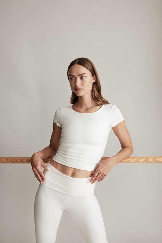 Спортивная рубашка из софтмува H&M, бежевый
Спортивная рубашка из софтмува H&M, бежевый