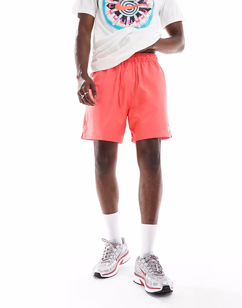 Тканые шорты Nike Club красного цвета
Тканые шорты Nike Club красного цвета