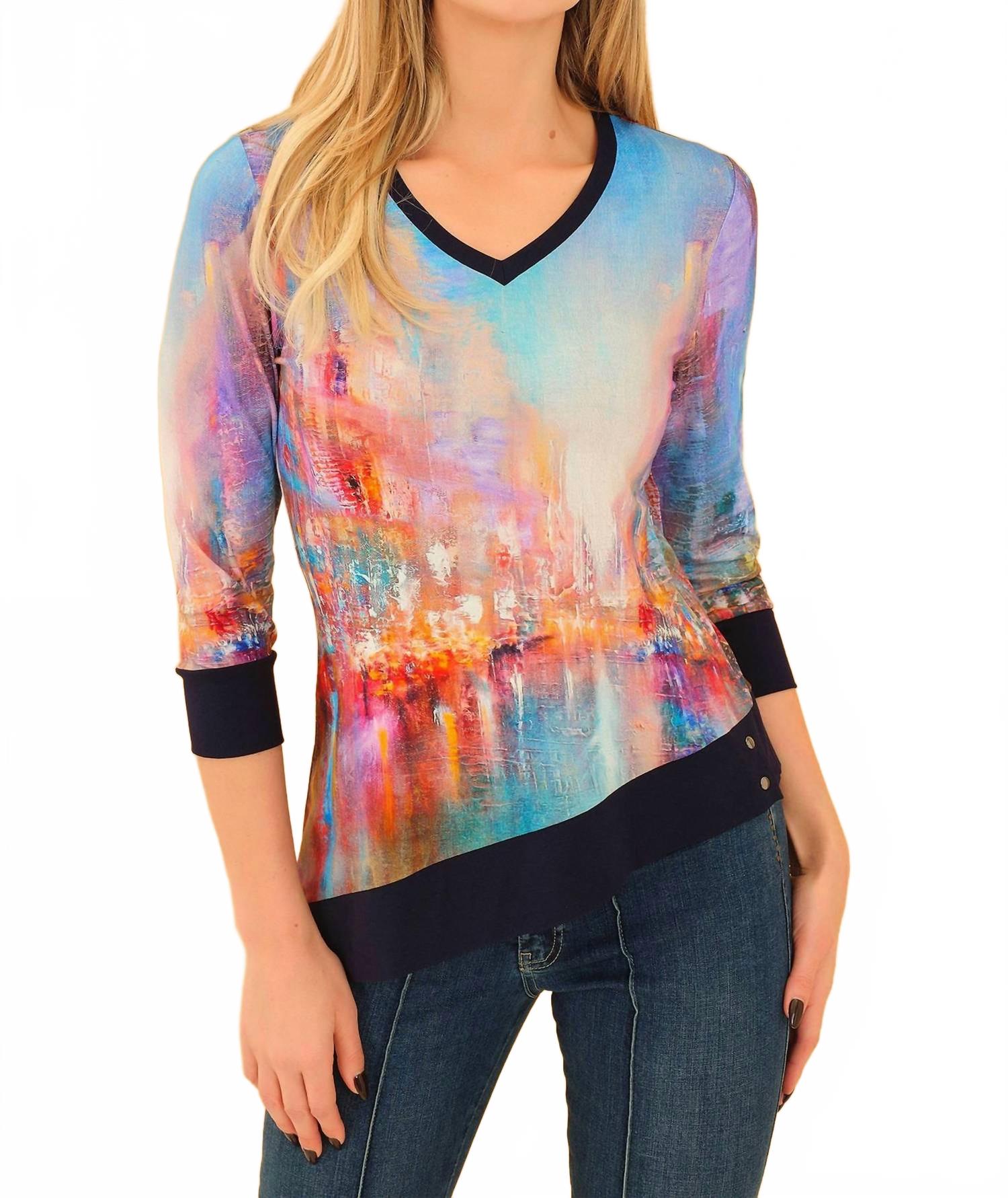 DOLCEZZA Топ с асимметричным низом и рукавами три четверти, с принтом «Городской пейзаж», синий с разноцветными вставками
DOLCEZZA Топ с асимметричным низом и рукавами три четверти, с принтом «Городской пейзаж», синий с разноцветными вставками