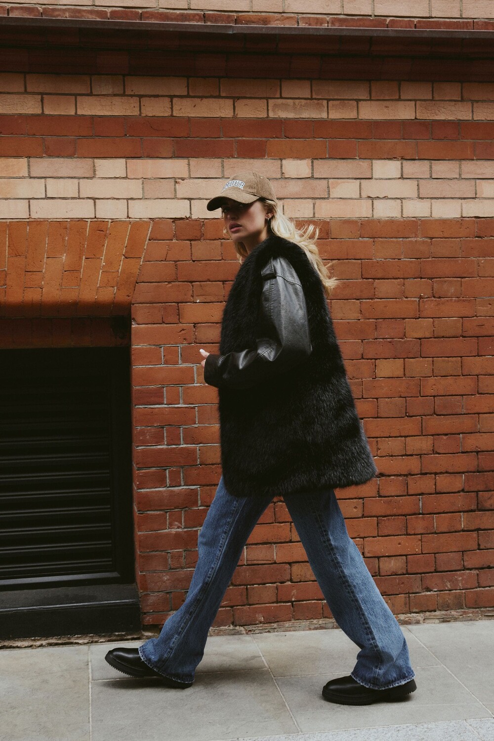 Длинный жилет из искусственного меха Next, черный
Длинный жилет из искусственного меха Next, черный