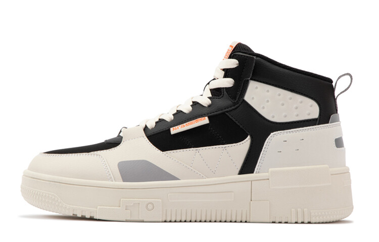 Мужская обувь Lifestyle, средняя высота, черный как смоль/молоко 361°
Мужская обувь Lifestyle, средняя высота, черный как смоль/молоко 361°