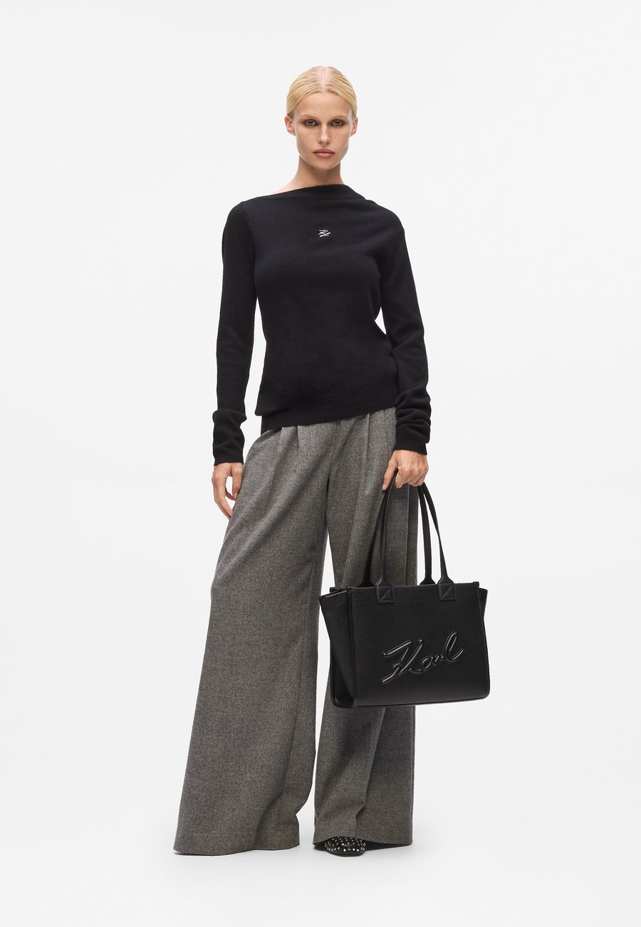Сумка-шоппер KARL LAGERFELD K/SKUARE MEDIUM GRAINY, Black
Сумка-шоппер KARL LAGERFELD K/SKUARE MEDIUM GRAINY, Black