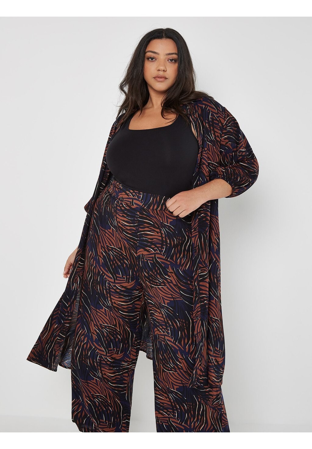 Платье-рубашка CURVE ABSTRACT SWIRL MIDI Apricot, темно-синий 
Платье-рубашка CURVE ABSTRACT SWIRL MIDI Apricot, темно-синий