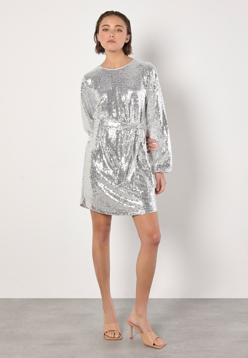 Коктейльное платье / Вечернее платье Apricot, серебристый
Коктейльное платье / Вечернее платье Apricot, серебристый