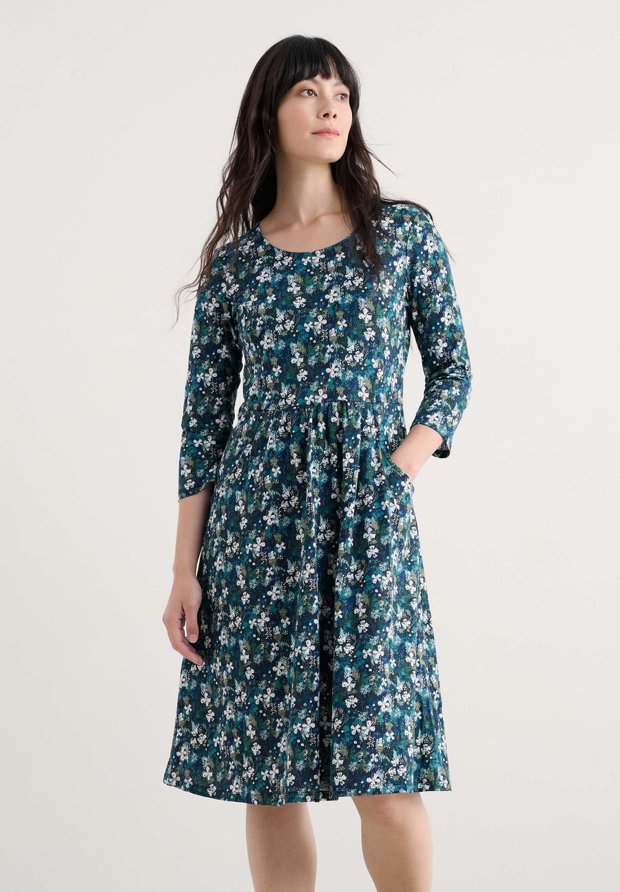 Платье Seasalt Cornwall 3/4 ENOR, Teal - Moorland Floral Maritime/Teal
Платье Seasalt Cornwall 3/4 ENOR, Teal - Moorland Floral Maritime/Teal