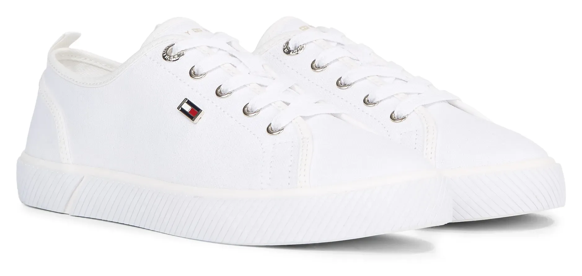 Кроссовки на платформе Tommy Hilfiger "VULC CANVAS SNEAKER", повседневная обувь, полуботинки, шнуровка с практичной петлей для затягивания, белый
Кроссовки на платформе Tommy Hilfiger "VULC CANVAS SNEAKER", повседневная обувь, полуботинки, шнуровка с практичной петлей для затягивания, белый