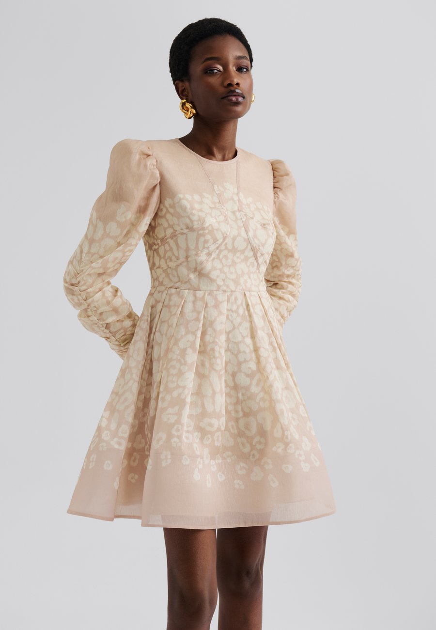 Платье Malina LEONI MINI DRESS, Beige Leo/Nude
Платье Malina LEONI MINI DRESS, Beige Leo/Nude