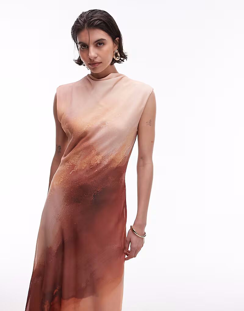 Платье-миди из шифона Mango с розовым принтом омбре
Платье-миди из шифона Mango с розовым принтом омбре