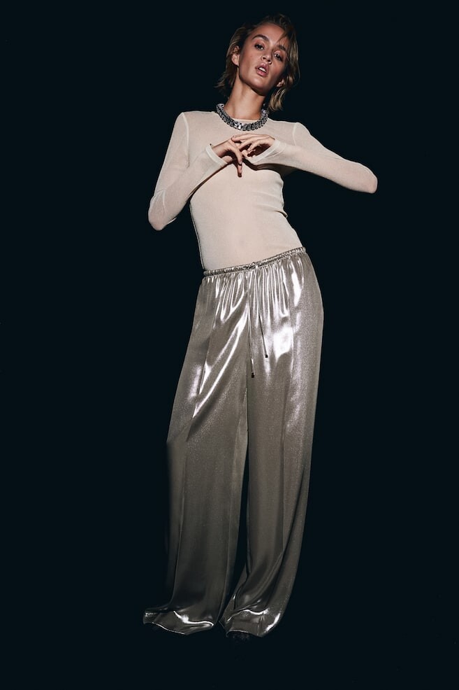 Широкие брюки с завязками H&M, бежевый
Широкие брюки с завязками H&M, бежевый