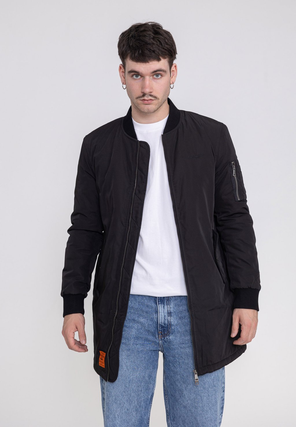 Зимнее пальто ORIGINAL Bombers, черный
Зимнее пальто ORIGINAL Bombers, черный