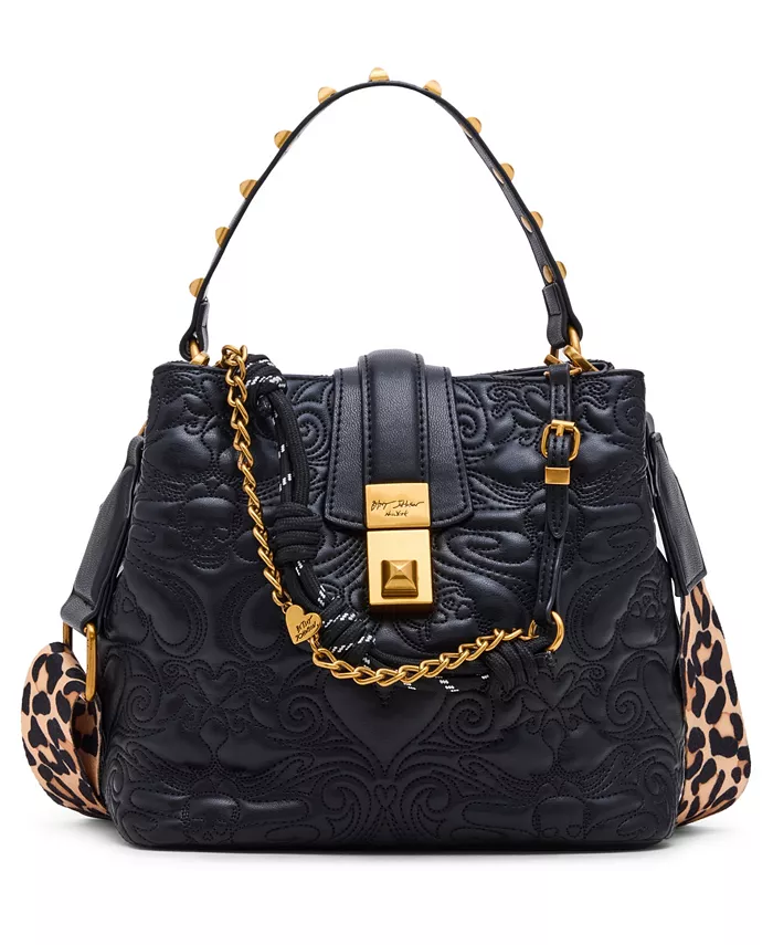 Маленькая стеганая сумка-ведро Betsey Johnson, черный
Маленькая стеганая сумка-ведро Betsey Johnson, черный