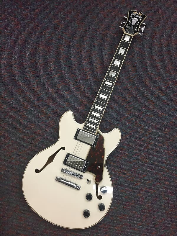 Электрогитара D'Angelico-Premier Mini DC Semi-Hollow Body Electric Guitar-w/Gig Bag and Setup!
Электрогитара D'Angelico-Premier Mini DC Semi-Hollow Body Electric Guitar-w/Gig Bag and Setup!