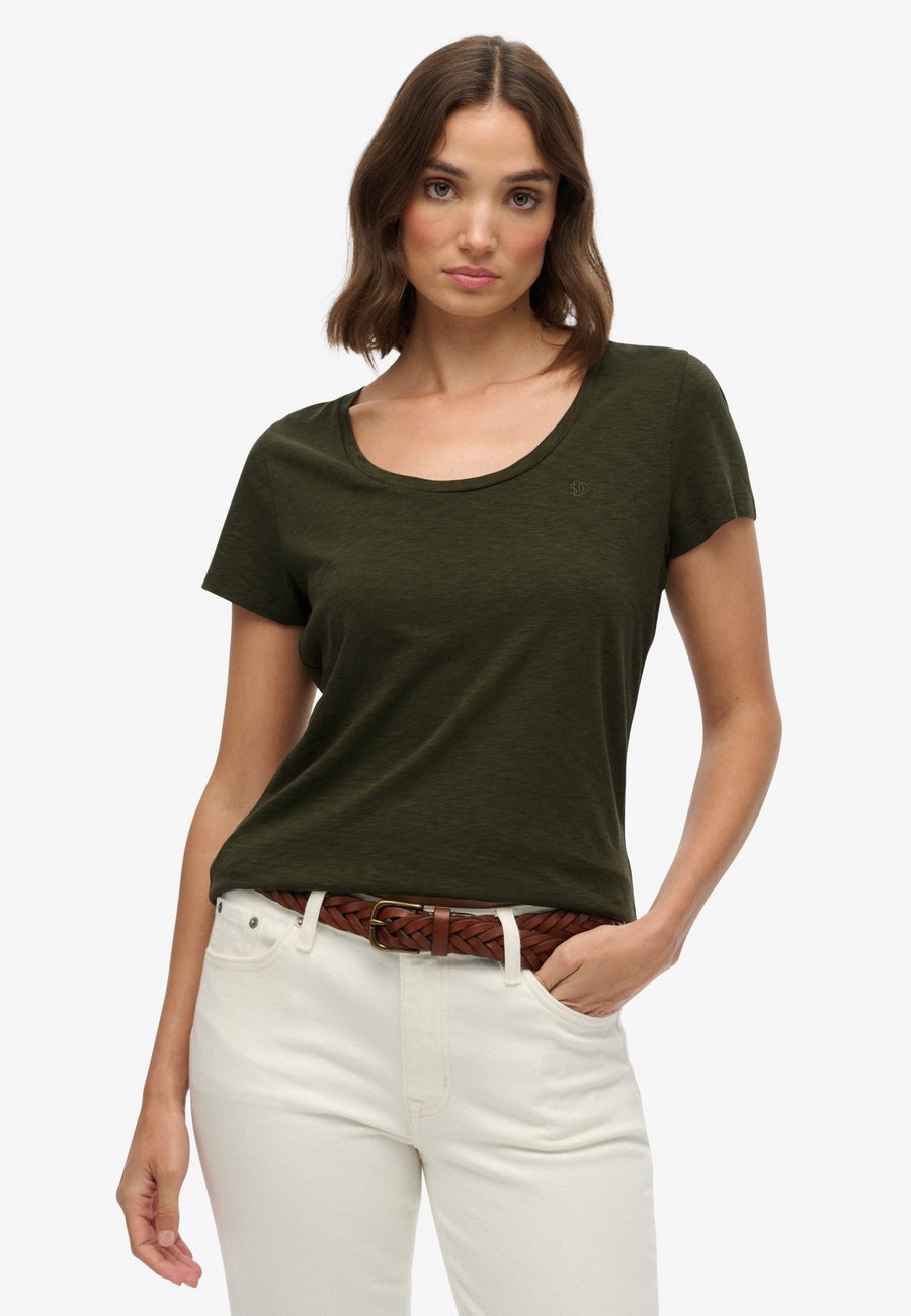 Футболка Superdry & Co STUDIOS SCOOP NECK, Beetle Green/Green, Зеленый, Футболка Superdry & Co STUDIOS SCOOP NECK, Beetle Green/Green
Футболка Superdry & Co STUDIOS SCOOP NECK, Beetle Green/Green, Зеленый, Футболка Superdry & Co STUDIOS SCOOP NECK, Beetle Green/Green