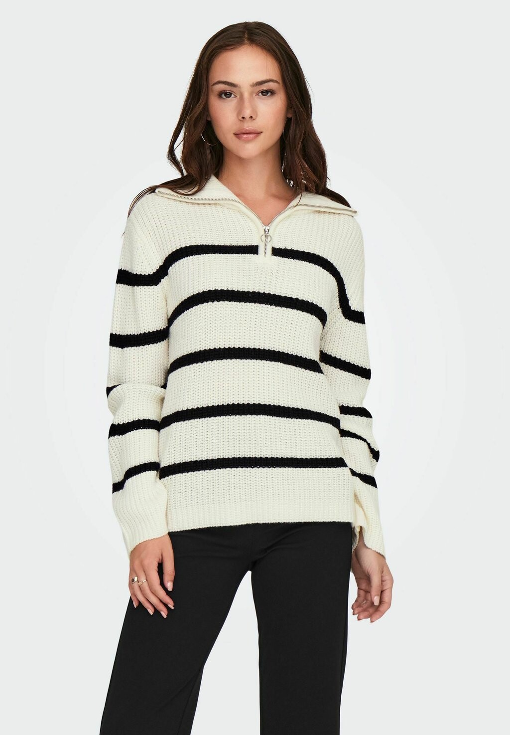 Джемпер TROYER LANGARM BEQUEM REISSVERSCHLUSS JDY, белый 
Джемпер TROYER LANGARM BEQUEM REISSVERSCHLUSS JDY, белый