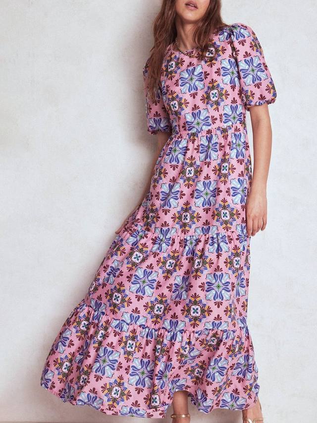 Многоярусное платье из поплина с цветочным принтом Boden, Pink/Multi
Многоярусное платье из поплина с цветочным принтом Boden, Pink/Multi