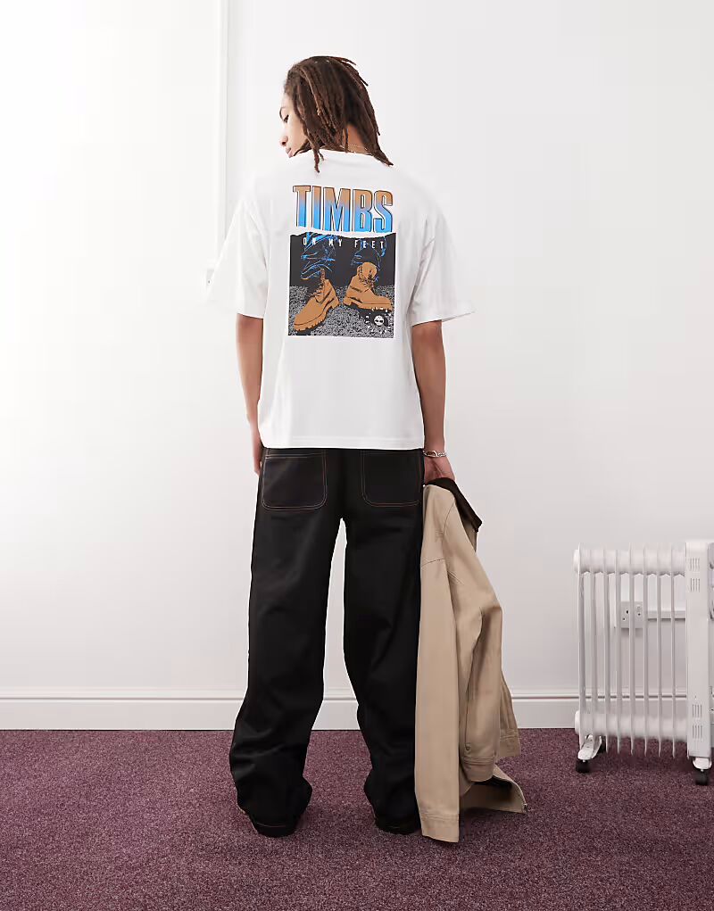 Футболка Timberland Timbs 6" свободного кроя с принтом сзади белого цвета
Футболка Timberland Timbs 6" свободного кроя с принтом сзади белого цвета