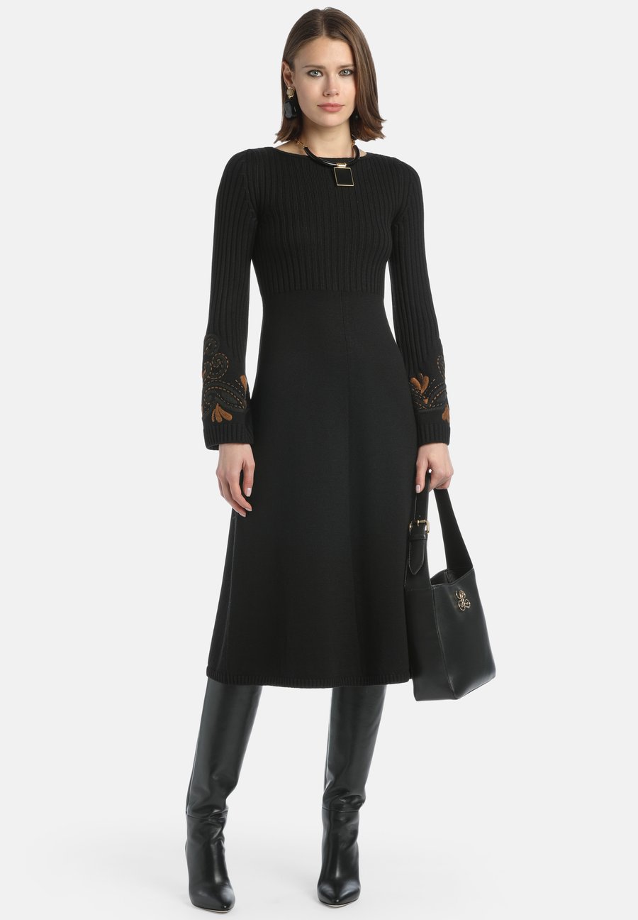 Платье Luisa Spagnoli MANILIA, Nero/Black
Платье Luisa Spagnoli MANILIA, Nero/Black