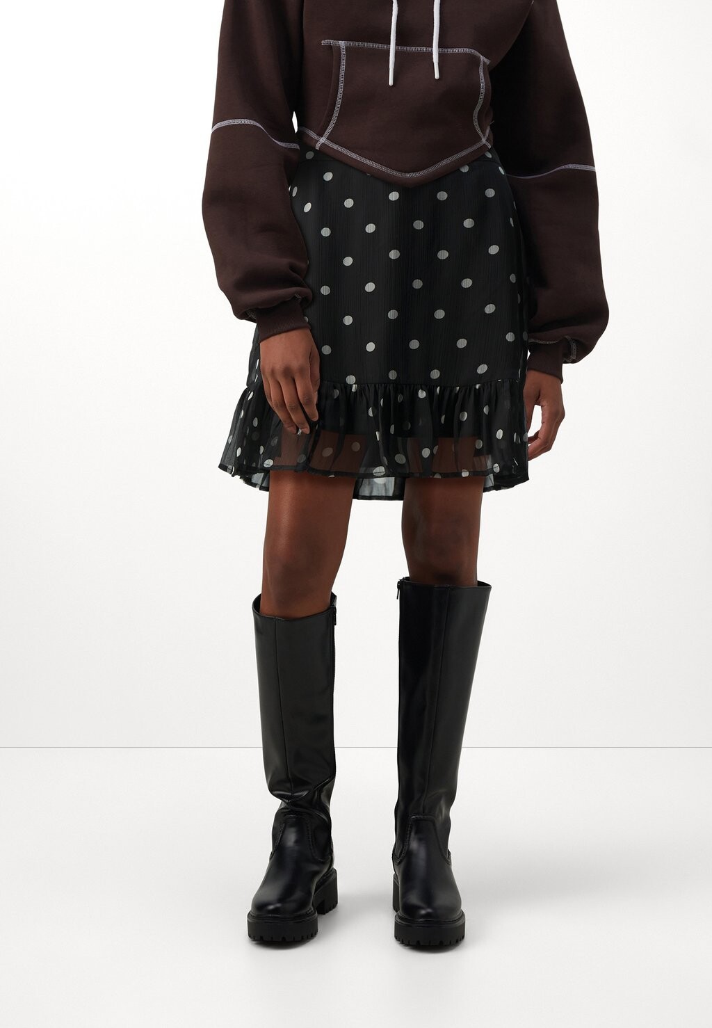 Юбка А-силуэта VMSMILLA SHORT SKIRT Vero Moda, цвет black/snow white
Юбка А-силуэта VMSMILLA SHORT SKIRT Vero Moda, цвет black/snow white