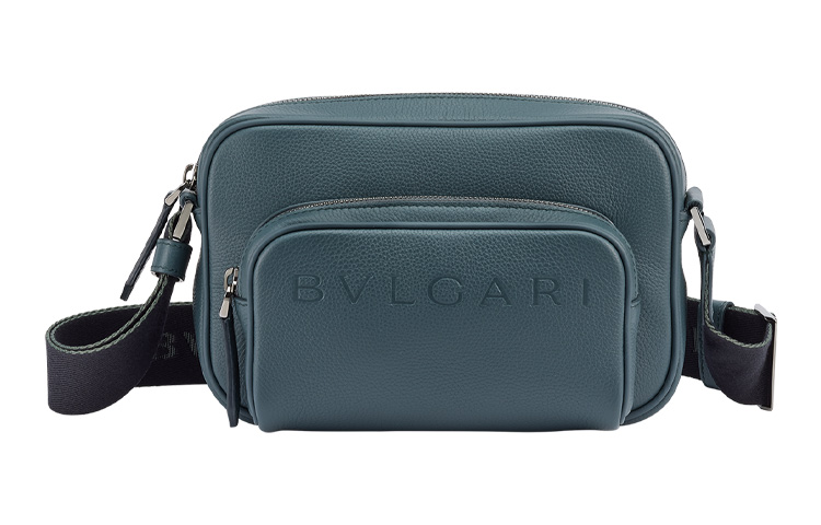 MAN Series Сумка через плечо из зернистой телячьей кожи с нейлоном для фотоаппарата, мужская серая BVLGARI
MAN Series Сумка через плечо из зернистой телячьей кожи с нейлоном для фотоаппарата, мужская серая BVLGARI