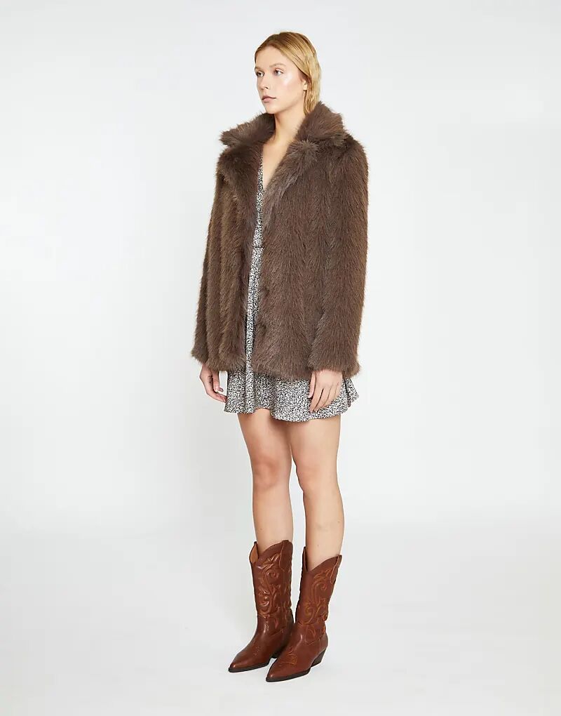 Glamorous куртка цвета дымчато-коричневого цвета
Glamorous куртка цвета дымчато-коричневого цвета