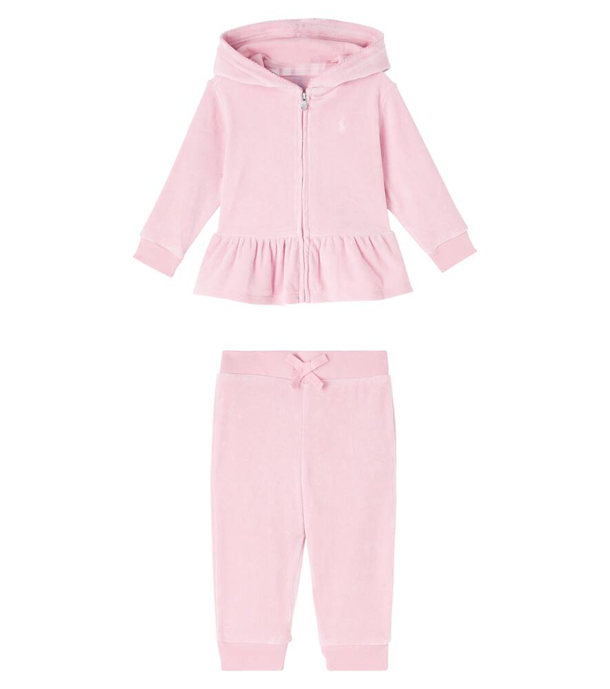 Детский комплект из куртки и спортивных штанов из хлопковой смеси Polo Ralph Lauren Kids, Surfside Rose
Детский комплект из куртки и спортивных штанов из хлопковой смеси Polo Ralph Lauren Kids, Surfside Rose