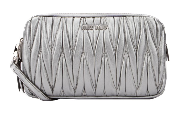 MIU MIU Кожаная сумка через плечо из коровьей кожи для женщин Silver
MIU MIU Кожаная сумка через плечо из коровьей кожи для женщин Silver