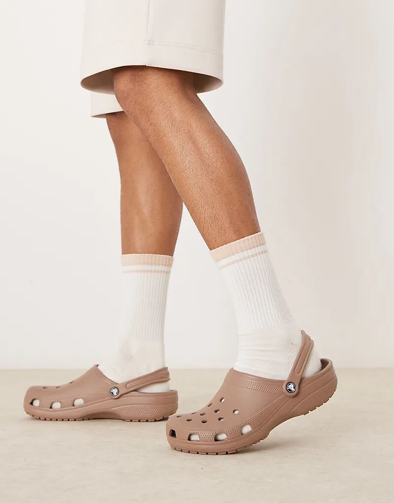 Классические сабо унисекс цвета латте-коричневый Crocs
Классические сабо унисекс цвета латте-коричневый Crocs