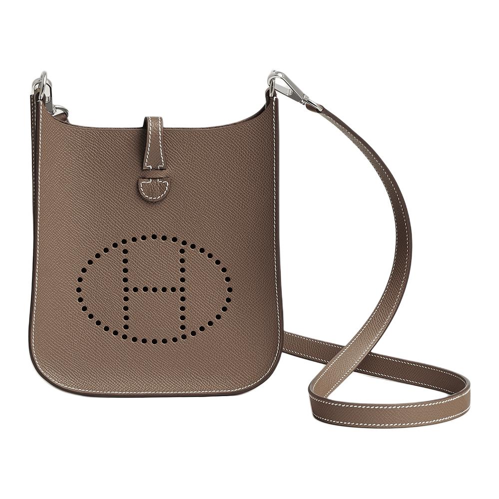 HERMES Сумка Evelyne из кожи коровы через плечо женская 18 цвет серый слоновая кость
HERMES Сумка Evelyne из кожи коровы через плечо женская 18 цвет серый слоновая кость