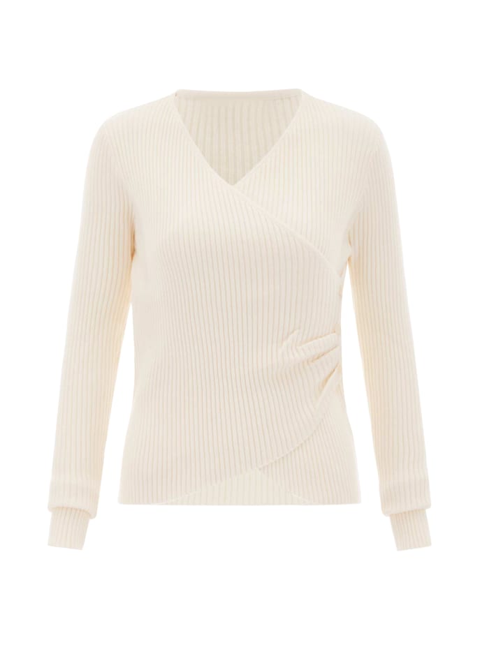 Женский свитер в цвете кремовый faina
Женский свитер в цвете кремовый faina