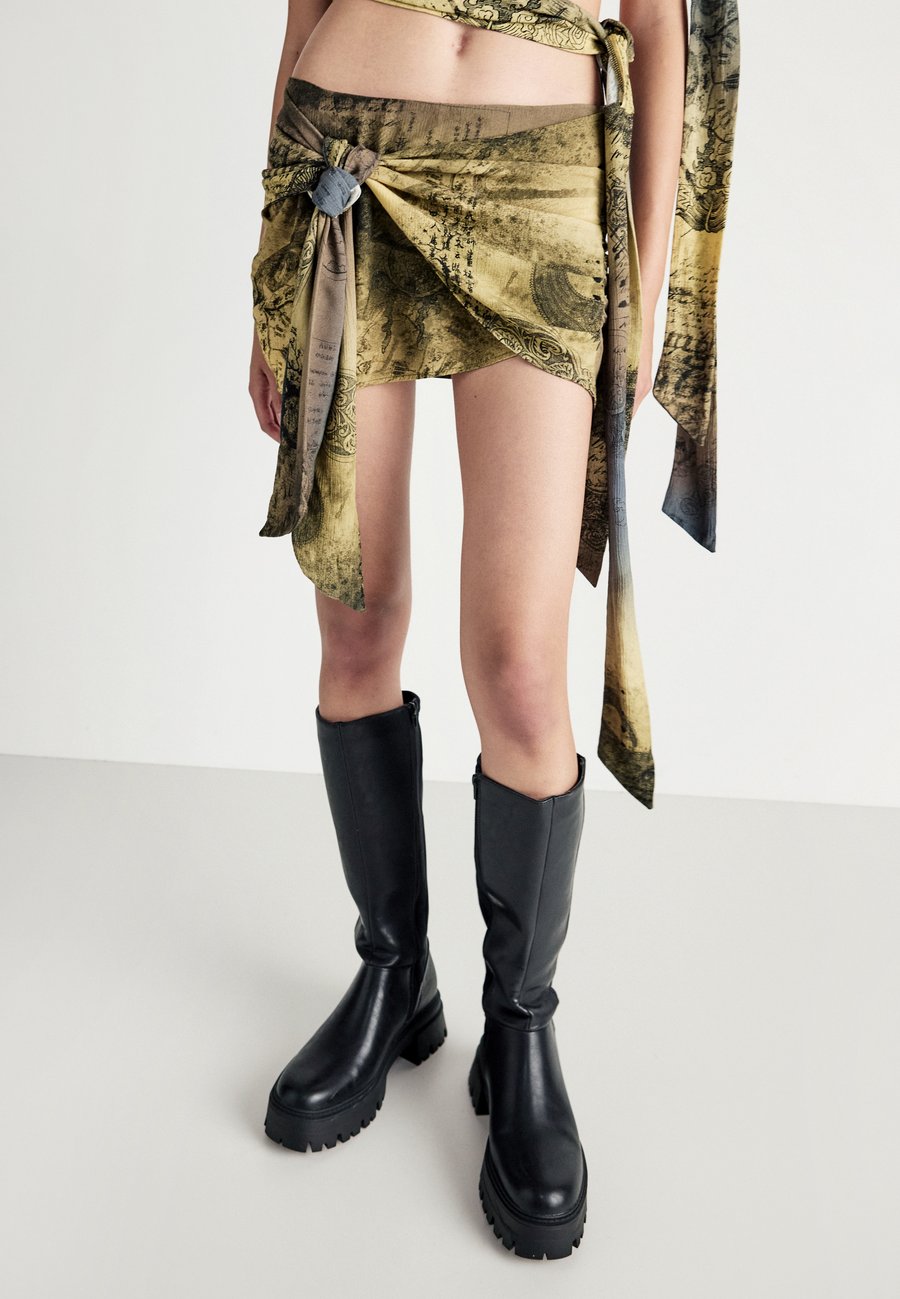 Юбка Jaded London WRAP OVER TIE SKIRT, Multi/Multi-Coloured
Юбка Jaded London WRAP OVER TIE SKIRT, Multi/Multi-Coloured